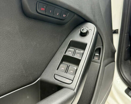 Білий Ауді А4, об'ємом двигуна 1.98 л та пробігом 168 тис. км за 9750 $, фото 7 на Automoto.ua