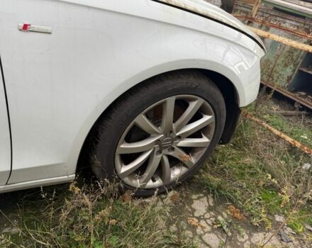 Ауди А4 2012 в Коростышеве на Automoto.ua Белый Ауди А4, объемом двигателя 2 л и пробегом 2 тыс. км за 6000 $, фото 3 на Automoto.ua