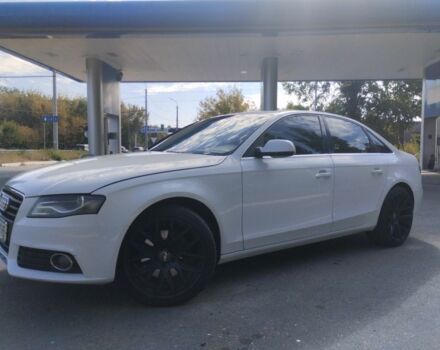 Белый Ауди А4, объемом двигателя 2 л и пробегом 280 тыс. км за 9200 $, фото 2 на Automoto.ua