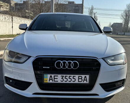 Ауді А4 2012 у Дніпро (Дніпропетровську) на Automoto.ua Білий Ауді А4, об'ємом двигуна 2 л та пробігом 160 тис. км за 14500 $, фото 1 на Automoto.ua