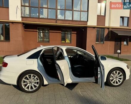 Білий Ауді А4, об'ємом двигуна 1.98 л та пробігом 175 тис. км за 11700 $, фото 5 на Automoto.ua