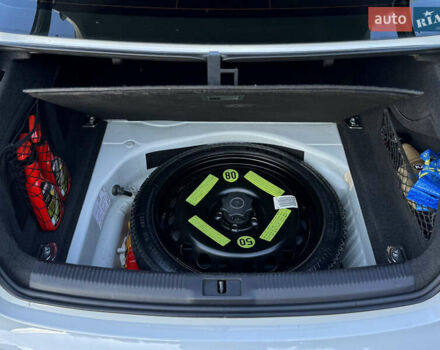 Белый Ауди А4, объемом двигателя 2 л и пробегом 200 тыс. км за 13800 $, фото 55 на Automoto.ua