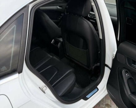 Білий Ауді А4, об'ємом двигуна 1.98 л та пробігом 258 тис. км за 15000 $, фото 19 на Automoto.ua