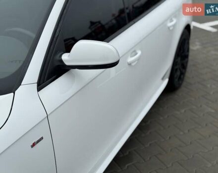 Белый Ауди А4, объемом двигателя 2 л и пробегом 228 тыс. км за 13500 $, фото 1 на Automoto.ua