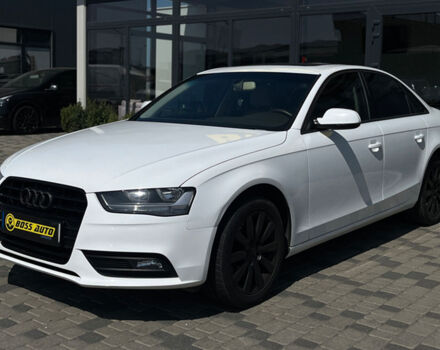 Белый Ауди А4, объемом двигателя 2 л и пробегом 152 тыс. км за 12800 $, фото 2 на Automoto.ua