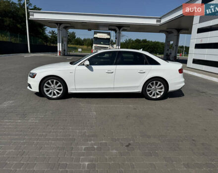 Ауді А4 2014 у Рівному на Automoto.ua Білий Ауді А4, об'ємом двигуна 2 л та пробігом 214 тис. км за 12700 $, фото 16 на Automoto.ua