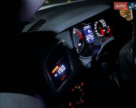 Білий Ауді А4, об'ємом двигуна 1.98 л та пробігом 272 тис. км за 15000 $, фото 26 на Automoto.ua