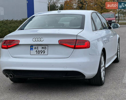 Белый Ауди А4, объемом двигателя 2 л и пробегом 162 тыс. км за 12500 $, фото 5 на Automoto.ua
