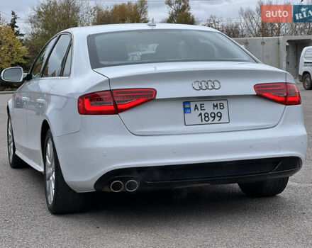 Белый Ауди А4, объемом двигателя 2 л и пробегом 162 тыс. км за 12500 $, фото 7 на Automoto.ua