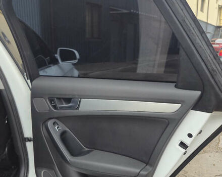 Белый Ауди А4, объемом двигателя 2 л и пробегом 198 тыс. км за 12050 $, фото 41 на Automoto.ua