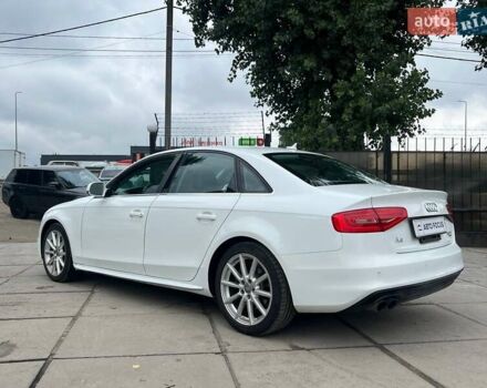 Ауді А4 2014 у Києві на Automoto.ua Білий Ауді А4, об'ємом двигуна 1.98 л та пробігом 155 тис. км за 14990 $, фото 4 на Automoto.ua
