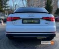 Белый Ауди А4, объемом двигателя 2 л и пробегом 170 тыс. км за 18250 $, фото 5 на Automoto.ua