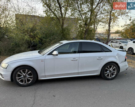 Ауди А4 2015 в Киеве на Automoto.ua Белый Ауди А4, объемом двигателя 1.98 л и пробегом 280 тыс. км за 8200 $, фото 1 на Automoto.ua
