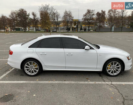 Ауді А4 2015 у Броварах на Automoto.ua Білий Ауді А4, об'ємом двигуна 1.98 л та пробігом 230 тис. км за 14000 $, фото 4 на Automoto.ua