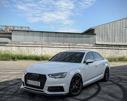 Белый Ауди А4, объемом двигателя 2 л и пробегом 139 тыс. км за 23900 $, фото 2 на Automoto.ua