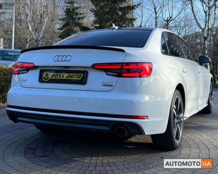 Белый Ауди А4, объемом двигателя 2 л и пробегом 170 тыс. км за 18250 $, фото 6 на Automoto.ua