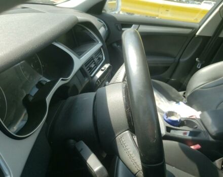 Белый Ауди А4, объемом двигателя 2 л и пробегом 71 тыс. км за 11500 $, фото 8 на Automoto.ua