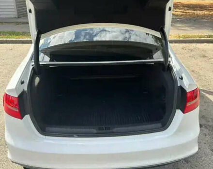 Білий Ауді А4, об'ємом двигуна 1.98 л та пробігом 140 тис. км за 13600 $, фото 17 на Automoto.ua