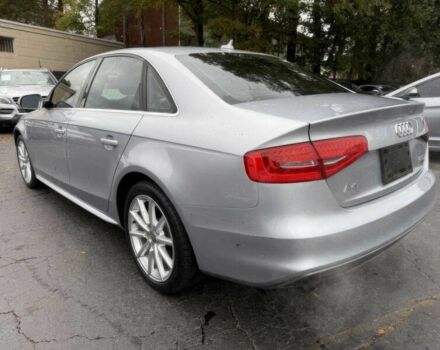 Білий Ауді А4, об'ємом двигуна 2 л та пробігом 70 тис. км за 11000 $, фото 5 на Automoto.ua