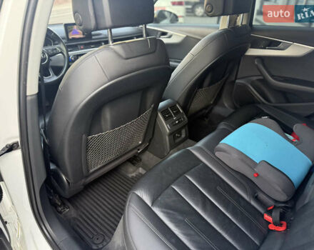 Белый Ауди А4, объемом двигателя 1.98 л и пробегом 258 тыс. км за 17000 $, фото 25 на Automoto.ua