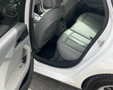 Білий Ауді А4, об'ємом двигуна 2 л та пробігом 155 тис. км за 18800 $, фото 6 на Automoto.ua
