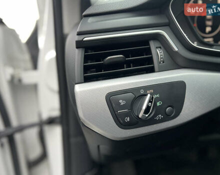 Білий Ауді А4, об'ємом двигуна 1.98 л та пробігом 195 тис. км за 18000 $, фото 16 на Automoto.ua