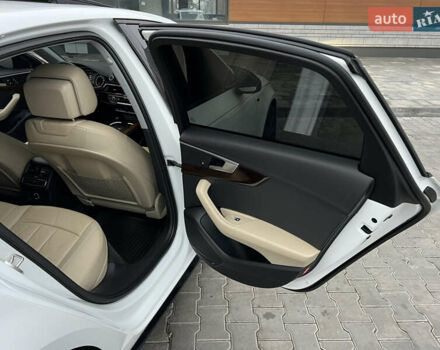 Білий Ауді А4, об'ємом двигуна 2 л та пробігом 84 тис. км за 20000 $, фото 53 на Automoto.ua