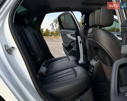 Белый Ауди А4, объемом двигателя 1.98 л и пробегом 175 тыс. км за 16000 $, фото 10 на Automoto.ua