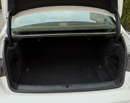 Белый Ауди А4, объемом двигателя 2 л и пробегом 336 тыс. км за 10700 $, фото 10 на Automoto.ua