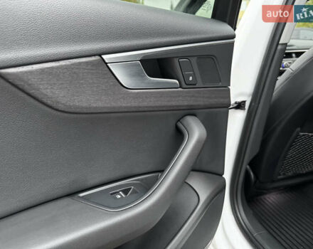 Білий Ауді А4, об'ємом двигуна 1.98 л та пробігом 49 тис. км за 19500 $, фото 11 на Automoto.ua