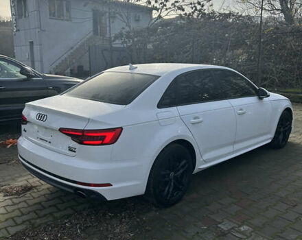 Белый Ауди А4, объемом двигателя 2 л и пробегом 160 тыс. км за 13900 $, фото 4 на Automoto.ua