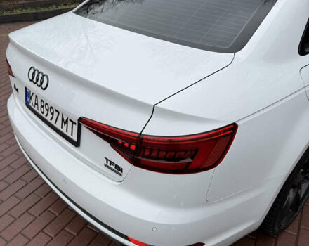 Белый Ауди А4, объемом двигателя 1.98 л и пробегом 167 тыс. км за 20000 $, фото 5 на Automoto.ua