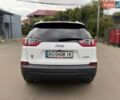 Білий Ауді А4, об'ємом двигуна 2 л та пробігом 178 тис. км за 18534 $, фото 6 на Automoto.ua