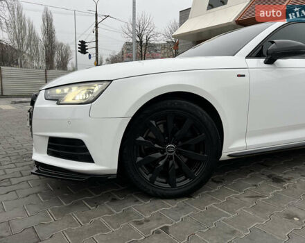 Білий Ауді А4, об'ємом двигуна 2 л та пробігом 84 тис. км за 20000 $, фото 5 на Automoto.ua