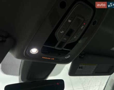 Білий Ауді А4, об'ємом двигуна 1.98 л та пробігом 195 тис. км за 18000 $, фото 24 на Automoto.ua