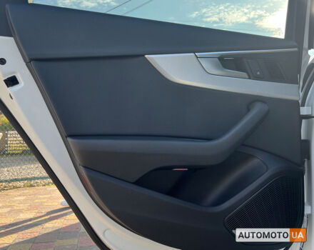 Белый Ауди А4, объемом двигателя 2 л и пробегом 136 тыс. км за 18999 $, фото 24 на Automoto.ua