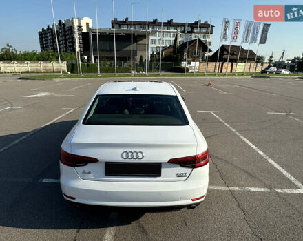 Белый Ауди А4, объемом двигателя 2 л и пробегом 173 тыс. км за 21000 $, фото 5 на Automoto.ua