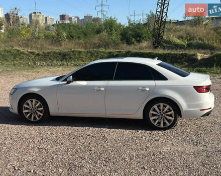 Ауди А4 2016 в Киеве на Automoto.ua Белый Ауди А4, объемом двигателя 1.98 л и пробегом 105 тыс. км за 20000 $, фото 2 на Automoto.ua