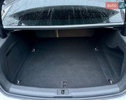 Білий Ауді А4, об'ємом двигуна 2 л та пробігом 44 тис. км за 15999 $, фото 30 на Automoto.ua