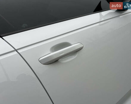 Білий Ауді А4, об'ємом двигуна 2 л та пробігом 84 тис. км за 20000 $, фото 17 на Automoto.ua