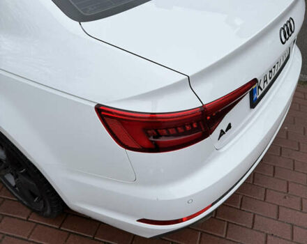 Белый Ауди А4, объемом двигателя 1.98 л и пробегом 167 тыс. км за 20000 $, фото 6 на Automoto.ua