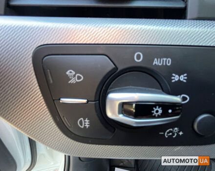 Белый Ауди А4, объемом двигателя 2 л и пробегом 136 тыс. км за 18999 $, фото 17 на Automoto.ua