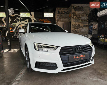 Белый Ауди А4, объемом двигателя 2 л и пробегом 201 тыс. км за 17500 $, фото 2 на Automoto.ua