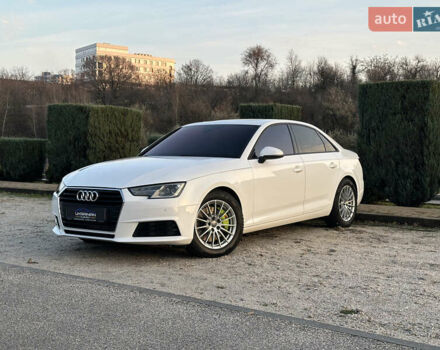 Белый Ауди А4, объемом двигателя 1.98 л и пробегом 112 тыс. км за 18999 $, фото 2 на Automoto.ua