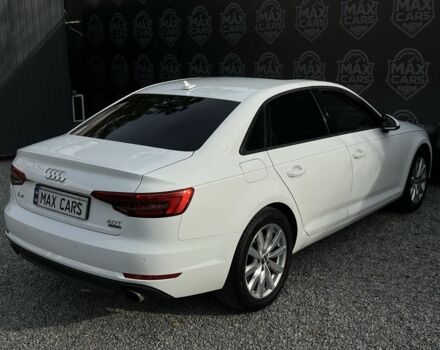 Белый Ауди А4, объемом двигателя 2 л и пробегом 170 тыс. км за 15500 $, фото 6 на Automoto.ua