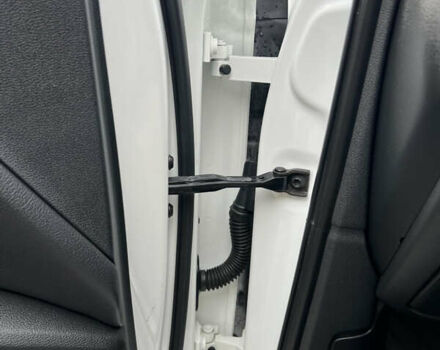 Белый Ауди А4, объемом двигателя 2 л и пробегом 82 тыс. км за 20000 $, фото 27 на Automoto.ua