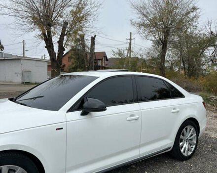 Белый Ауди А4, объемом двигателя 2 л и пробегом 82 тыс. км за 20000 $, фото 7 на Automoto.ua