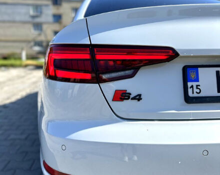 Белый Ауди А4, объемом двигателя 2 л и пробегом 216 тыс. км за 19999 $, фото 9 на Automoto.ua