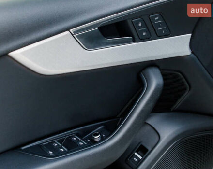 Білий Ауді А4, об'ємом двигуна 2 л та пробігом 145 тис. км за 18000 $, фото 8 на Automoto.ua