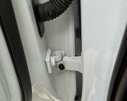 Белый Ауди А4, объемом двигателя 1.98 л и пробегом 137 тыс. км за 21500 $, фото 18 на Automoto.ua